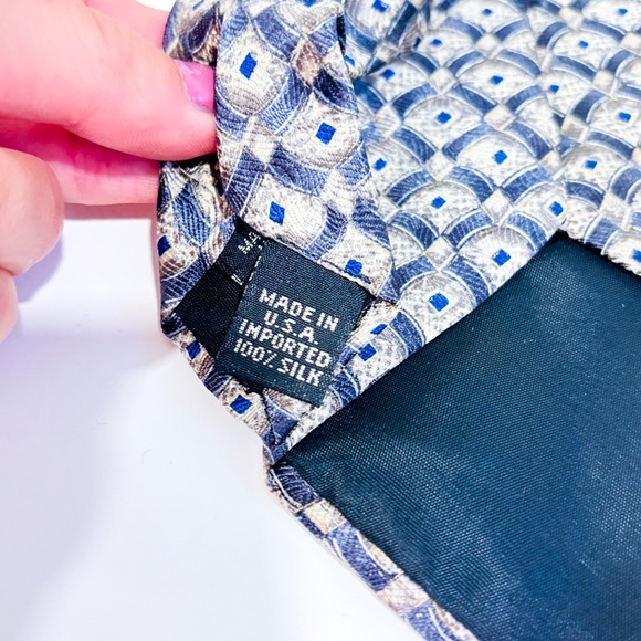 GEOFFREY BEENE – Silk beige & blue geometric tie * - Picture 3 of 5